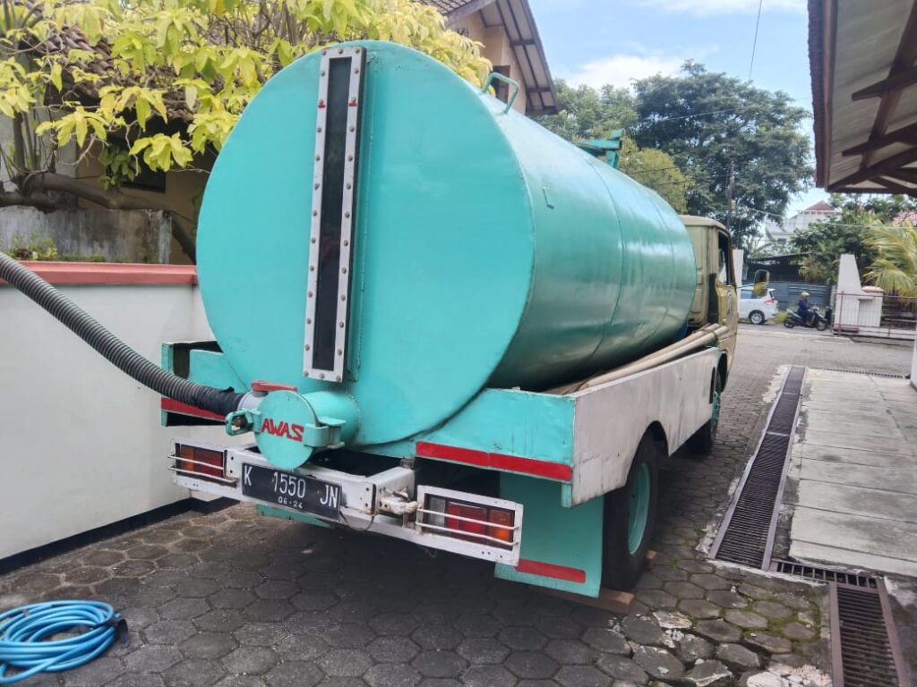 sedot wc pati3